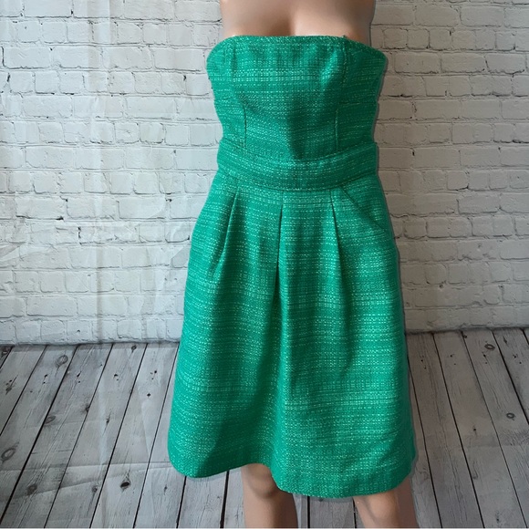 Banana Republic Dresses & Skirts - Banana Republic Green Strapless dress size 2